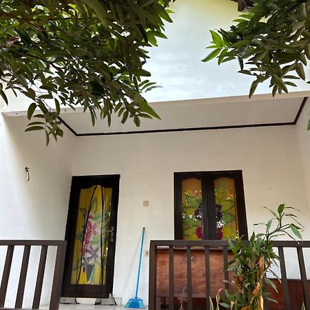 Ina Gili Guesthouse Гили-Эйр Экстерьер фото